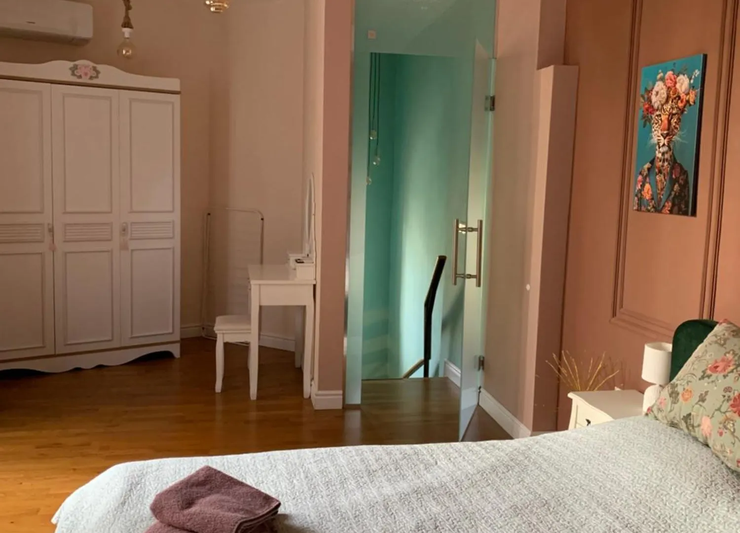 Cozy Townhouse In The Heart Of Sofia Apartment